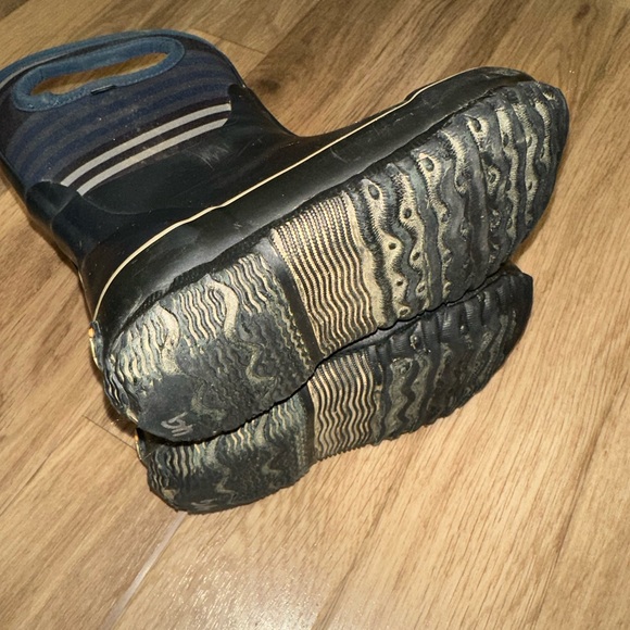 Bogs Navy Blue Striped Boots - Picture 3 of 6